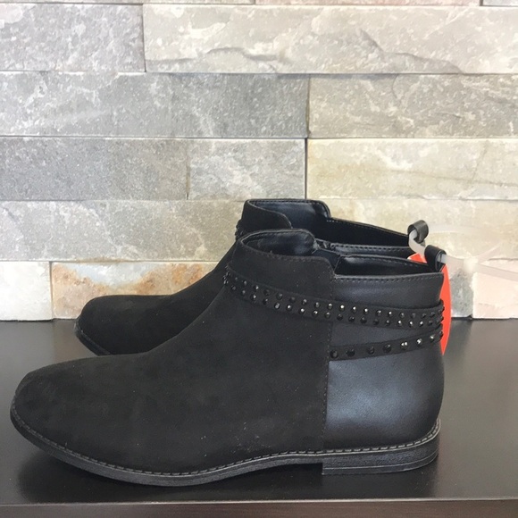 Joe Fresh Benavila Ankle Boot - Picture 3 of 11